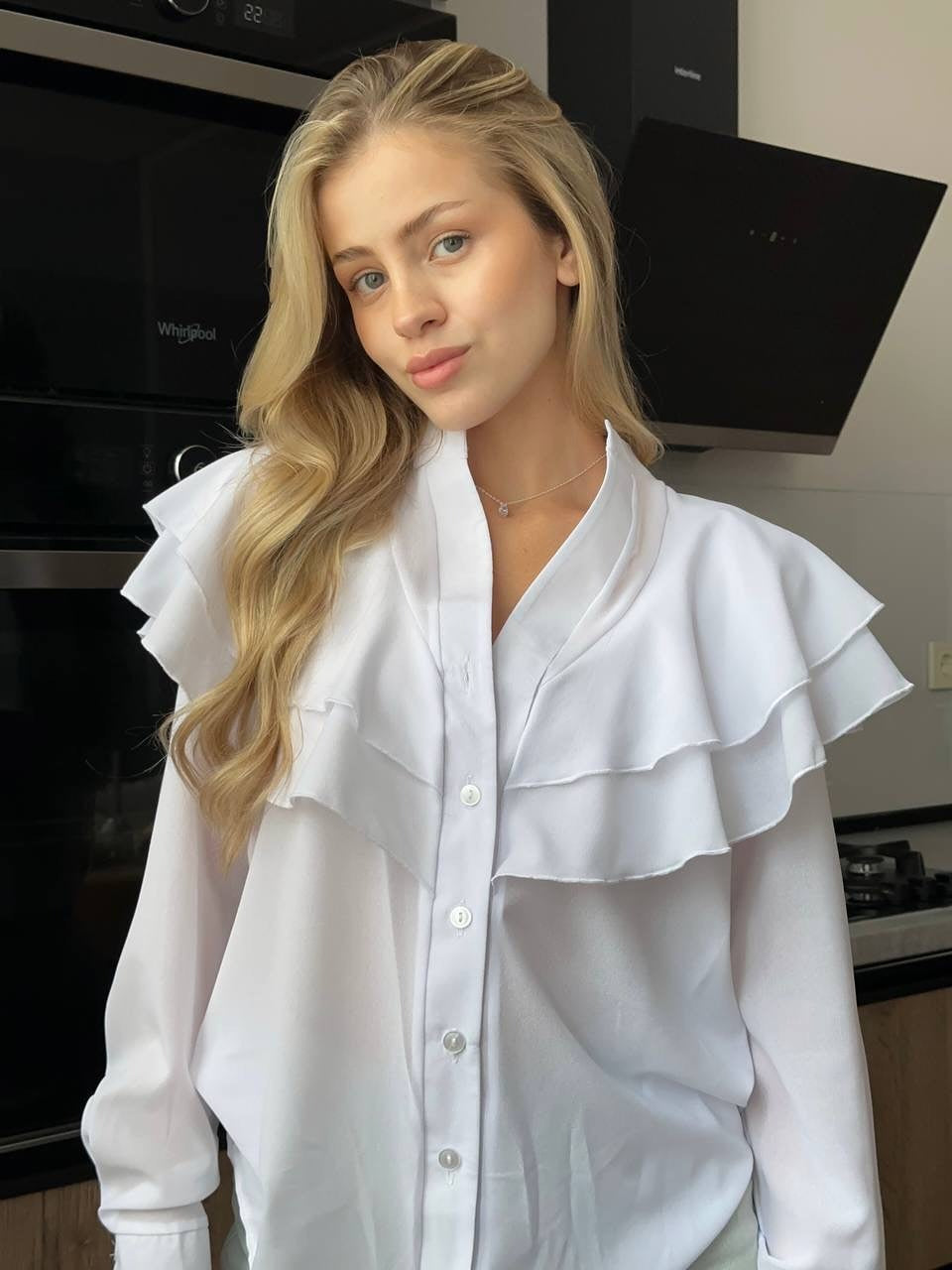 Casual Lotus Leaf V-neck Chiffon Women Temperament Shirt